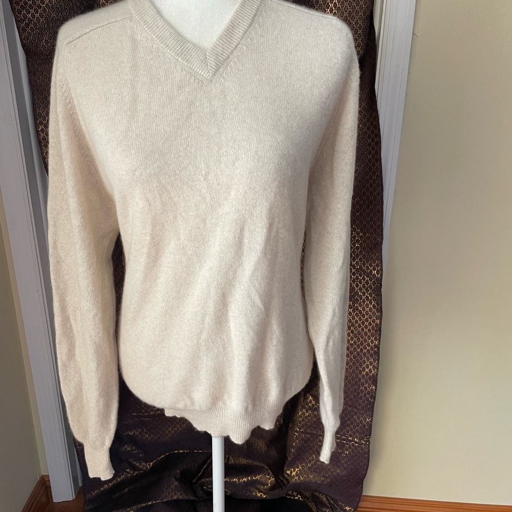 Men’s Woods&Gray 100% Cashmere Sweater Very light beige color